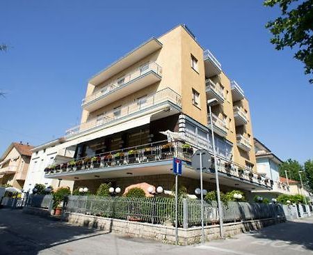 Hotel Luca Rimini Eksteriør bilde