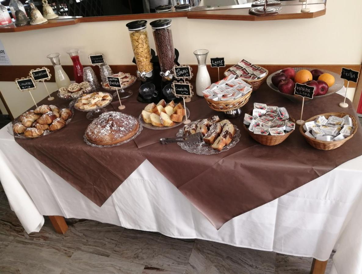 Hotel Luca Rimini Eksteriør bilde