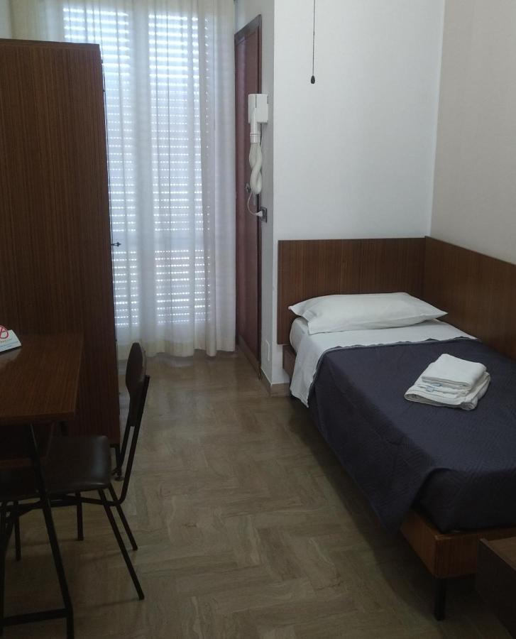 Hotel Luca Rimini Eksteriør bilde